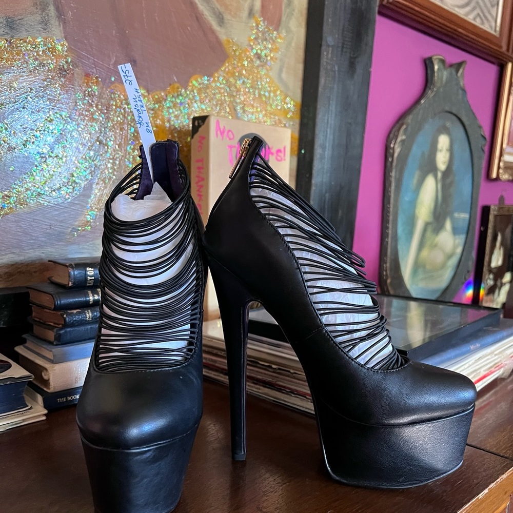 London Trash 8M 4 1/2 inch Platform Luxury Goth worn once.